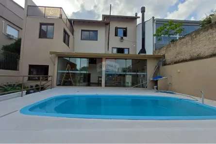 Casa com 3 Quartos à venda, 318m² no Jardim do Salso, Porto Alegre
