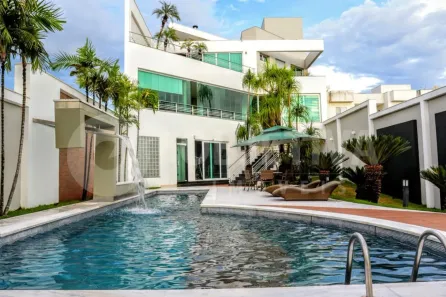 Casa com 6 Quartos à venda, 626m² no Jardim Colina, Uberlândia