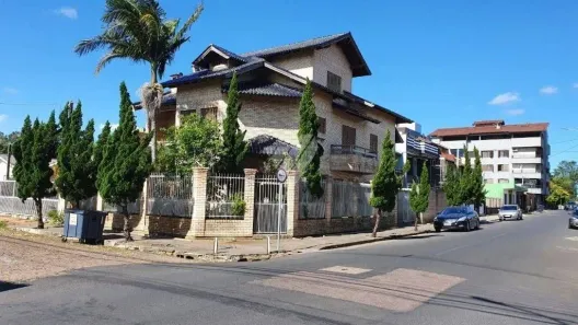 Casa com 3 Quartos para alugar, 394m² no Vila Eunice Nova, Cachoeirinha