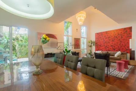 Casa de Condomínio com 5 Quartos para alugar, 350m² no Santo Amaro, São Paulo