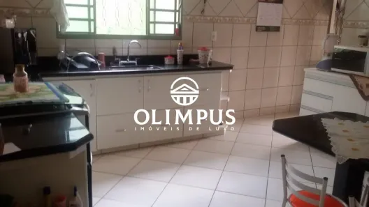 Casa com 3 Quartos à venda, 242m² no Santa Mônica, Uberlândia
