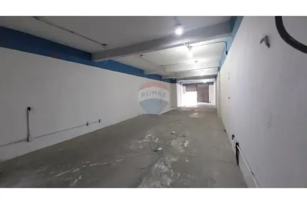 Ponto Comercial para alugar, 122m² no Ramos, Rio de Janeiro