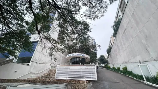 Apartamento com 2 Quartos para alugar, 74m² no Itacorubi, Florianópolis