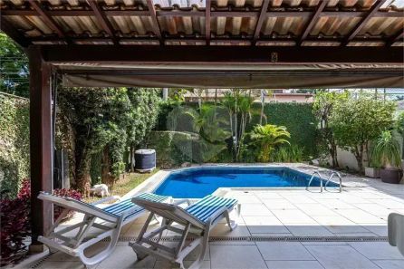 Casa de Condomínio com 4 Quartos à venda, 390m² no Chácara Monte Alegre, São Paulo