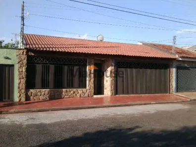 Casa com 3 Quartos à venda, 235m² no Vila Tibério, Ribeirão Preto