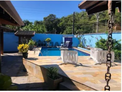 Casa com 4 Quartos à venda, 250m² no Loteamento Balneário Camburi, Caraguatatuba