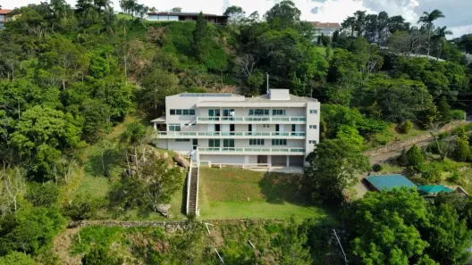 Sobrado com 5 Quartos à venda, 1200m² no Loteamento Jardim Serra Negra, Serra Negra