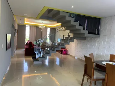 Casa de Condomínio com 3 Quartos à venda, 260m² no Piracangaguá, Taubaté
