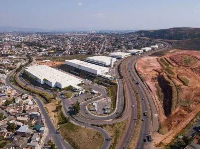 Galpão/Depósito/Armazém para alugar, 899m² no Vila Cristina, Betim
