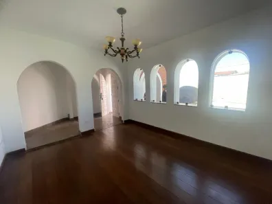 Casa com 5 Quartos para alugar, 440m² no Centro, Ribeirão Pires