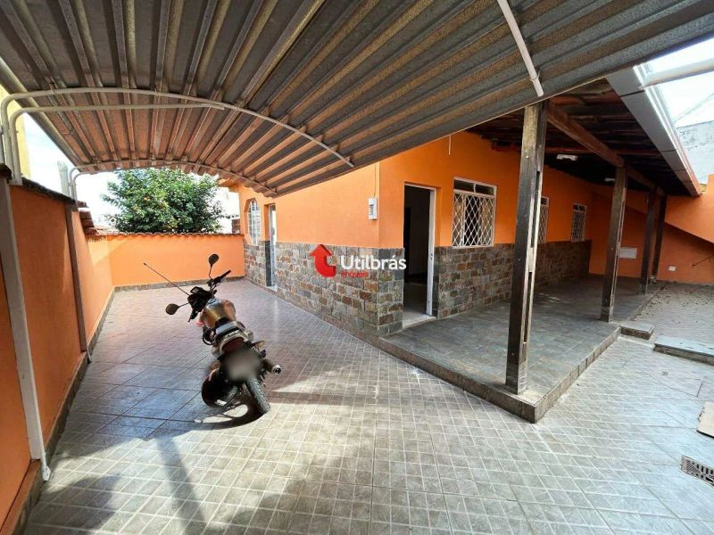 Casa com 2 quartos — Sagrada Família, Belo Horizonte