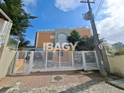 Apartamento com 3 Quartos para alugar, 130m² no Carvoeira, Florianópolis
