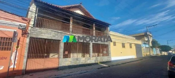 Casa com 6 Quartos à venda, 340m² no Carlos Prates, Belo Horizonte