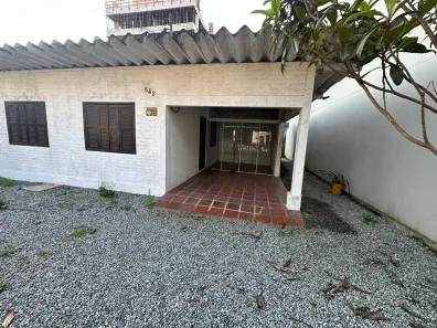Casa com 3 Quartos à venda, 250m² no Castelo Branco, Itapema
