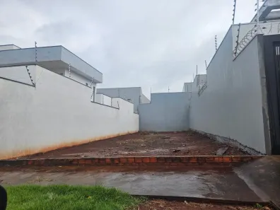 Lote/Terreno à venda, 200m² no Bom Jardim, Maringá