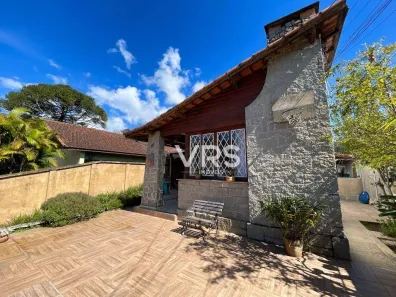 Casa com 3 Quartos à venda, 185m² no Jardim Cascata, Teresópolis