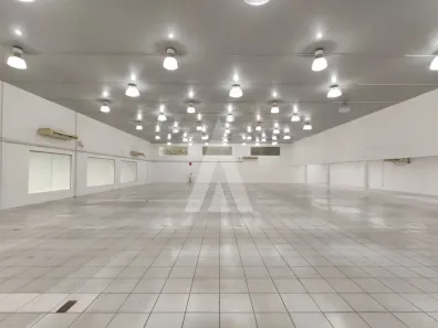 Galpão/Depósito/Armazém para alugar, 739m² no Floresta, Joinville