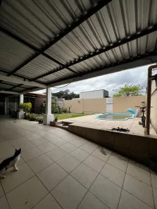 Casa de Condomínio com 3 Quartos para alugar, 450m² no Ponta Negra, Manaus