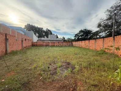 Lote/Terreno à venda, 305m² no Lívia, Botucatu