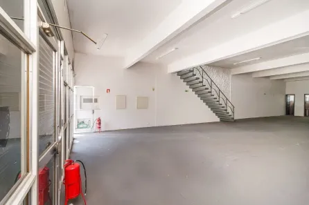 Prédio Comercial para alugar, 240m² no Santa Maria Goretti, Porto Alegre