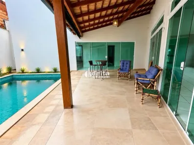 Casa com 3 Quartos à venda, 250m² no Cidade Jardim, Uberlândia