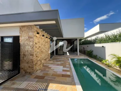 Casa com 4 Quartos à venda, 232m² no Granja Marileusa, Uberlândia