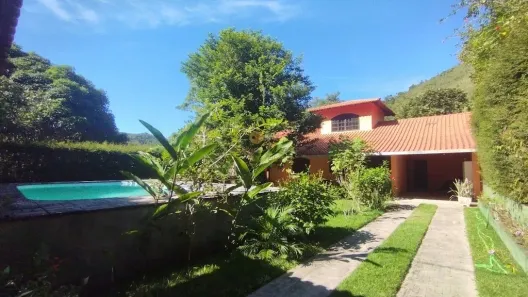 Casa de Condomínio com 2 Quartos à venda, 525m² no Três Córregos, Teresópolis