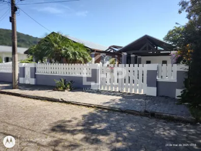Casa com 4 Quartos à venda, 180m² no Armação do Pântano do Sul, Florianópolis