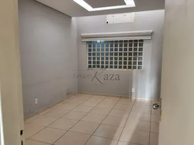 Sala Comercial para alugar, 130m² no Vila Rubi, São José dos Campos