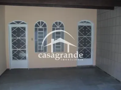 Casa com 3 Quartos à venda, 203m² no Santa Mônica, Uberlândia