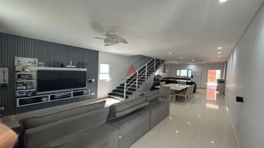 Casa de Condomínio com 3 Quartos à venda, 190m² no Jardim Jacinto, Jacareí