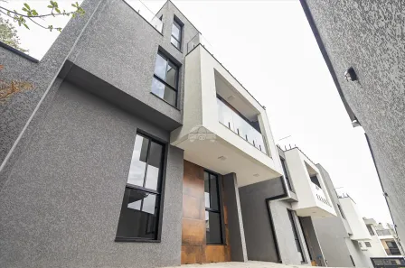 Casa com 3 Quartos à venda, 137m² no Uberaba, Curitiba