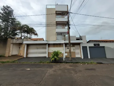 Apartamento com 2 Quartos à venda, 55m² no Segismundo Pereira, Uberlândia