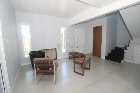 Casa com 3 Quartos para alugar, 130m² no Laranjal, Pelotas