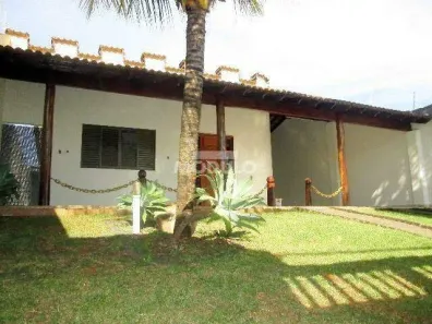 Casa com 3 Quartos para alugar, 150m² no Santa Mônica, Uberlândia