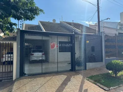 Casa com 3 Quartos à venda, 110m² no Jardim Paris III, Maringá