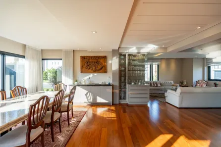 Casa de Condomínio com 4 Quartos à venda, 601m² no Uberaba, Curitiba