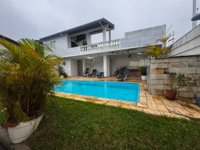 Casa com 6 Quartos à venda, 198m² no Balneario Gaivotas, Itanhaém