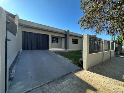Casa com 3 Quartos para alugar, 211m² no Parque São Paulo, Cascavel