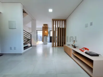 Casa de Condomínio com 3 Quartos à venda, 144m² no Balneário Copacabana, Caraguatatuba