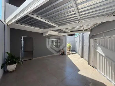 Casa com 4 Quartos para alugar, 231m² no Jardim Estoril IV, Bauru