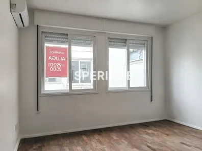 Kitnet com 1 Quarto para alugar, 34m² no Santa Cecília, Porto Alegre