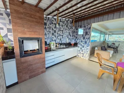 Casa com 4 Quartos à venda, 247m² no Jardim Laguna, Contagem