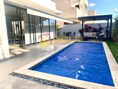 Sobrado com 4 Quartos à venda, 284m² no Jardim Sul, Uberlândia