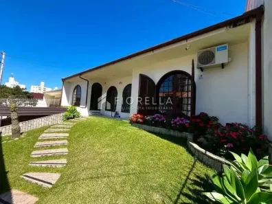 Casa com 4 Quartos à venda, 124m² no Barreiros, São José