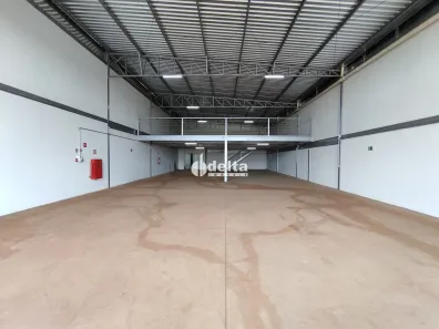 Ponto Comercial para alugar, 519m² no Jardim Botânico, Uberlândia
