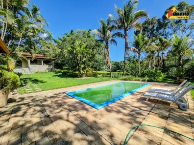 Fazenda/Sítio com 5 Quartos à venda, 300m² no Área Rural de Divinópolis, Divinópolis