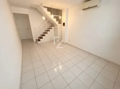 Casa de Condomínio com 2 Quartos para alugar, 60m² no Curicica, Rio de Janeiro