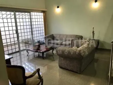 Casa com 4 Quartos à venda, 276m² no Saraiva, Uberlândia
