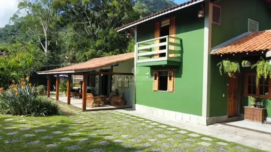 Casa com 4 Quartos à venda, 226m² no Várzea, Teresópolis